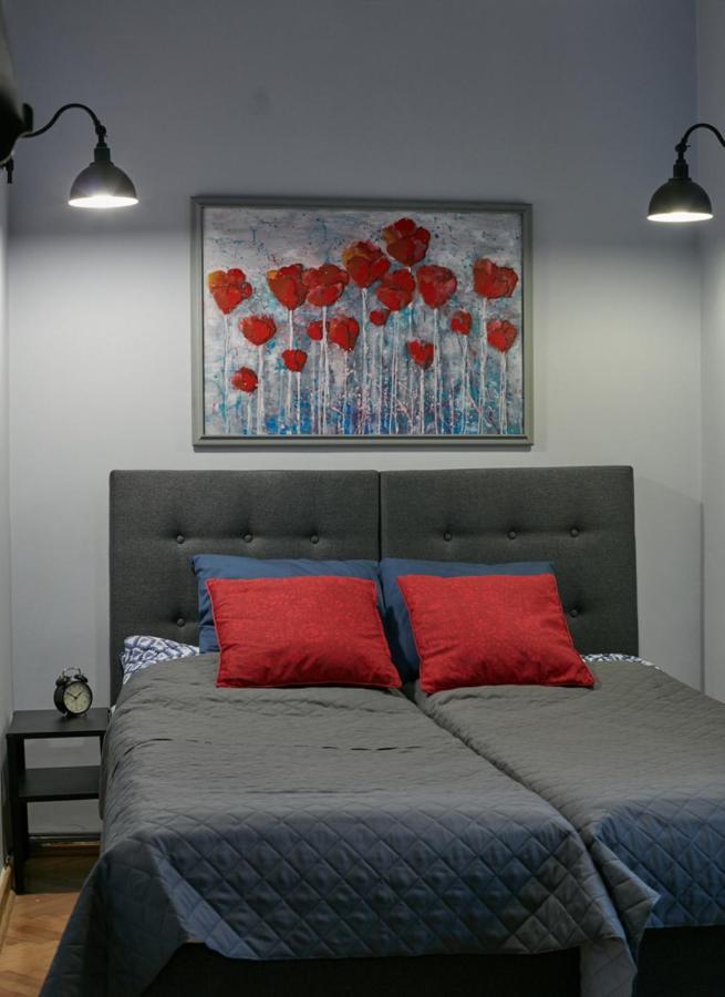 Stylish In - Old Town Apartment